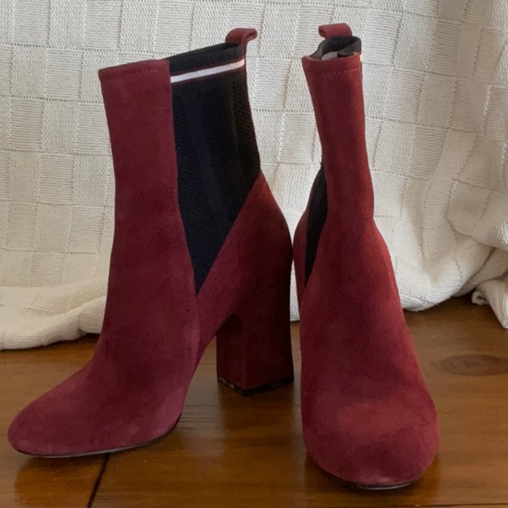Wine colored suede Etienne Aigner sport sock bootie